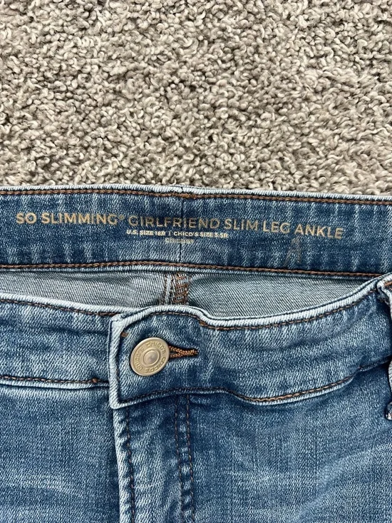 Chico's Women’s Embroidered Blue Slimming Girlfriend Slim Leg Ankle Jeans Sz 18R - Picture 6 of 14